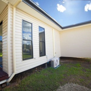 Tahmoor House Court Granny Flat Deck Exterior 3 Tahmoor House Court Granny Flat Exterior 3